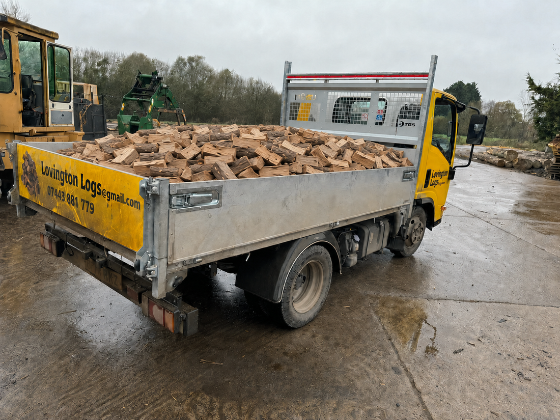 Kiln-Dried vs Seasoned Logs: Which Firewood Is Better?